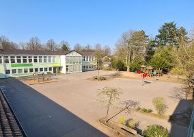 Unterer Schulhof Lochnerallee